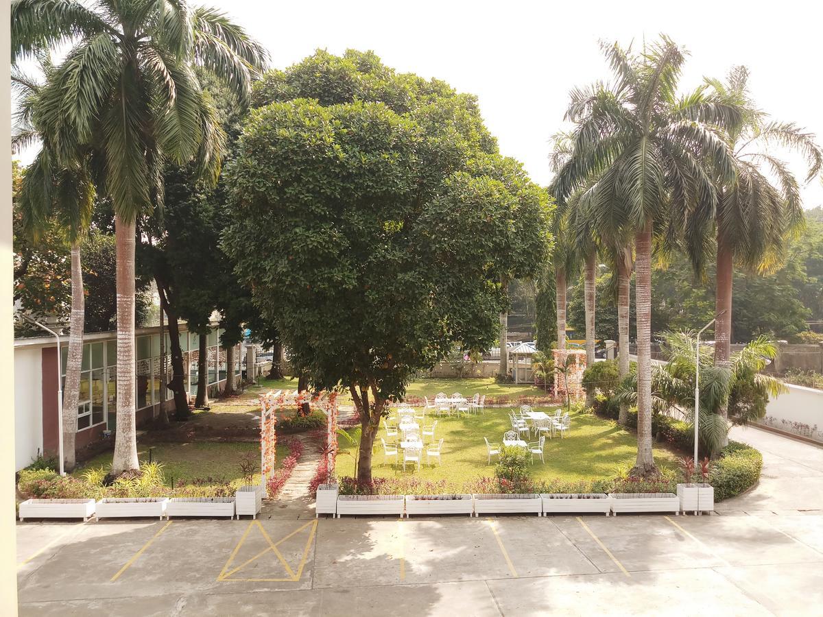 Ruby Garden Hotel Yangon Dış mekan fotoğraf