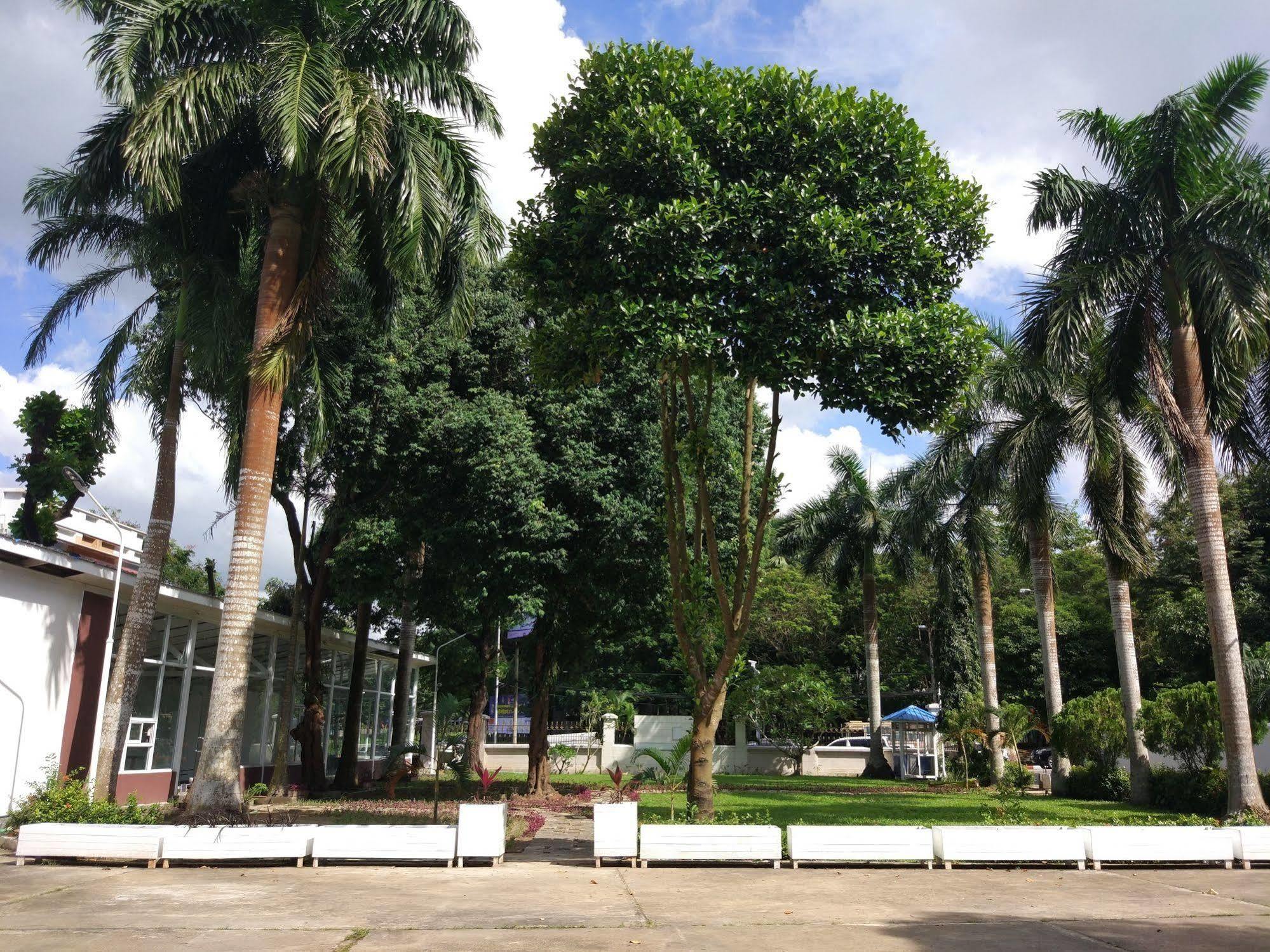 Ruby Garden Hotel Yangon Dış mekan fotoğraf