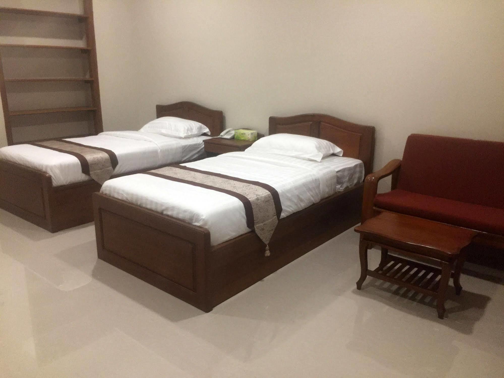 Ruby Garden Hotel Yangon Dış mekan fotoğraf