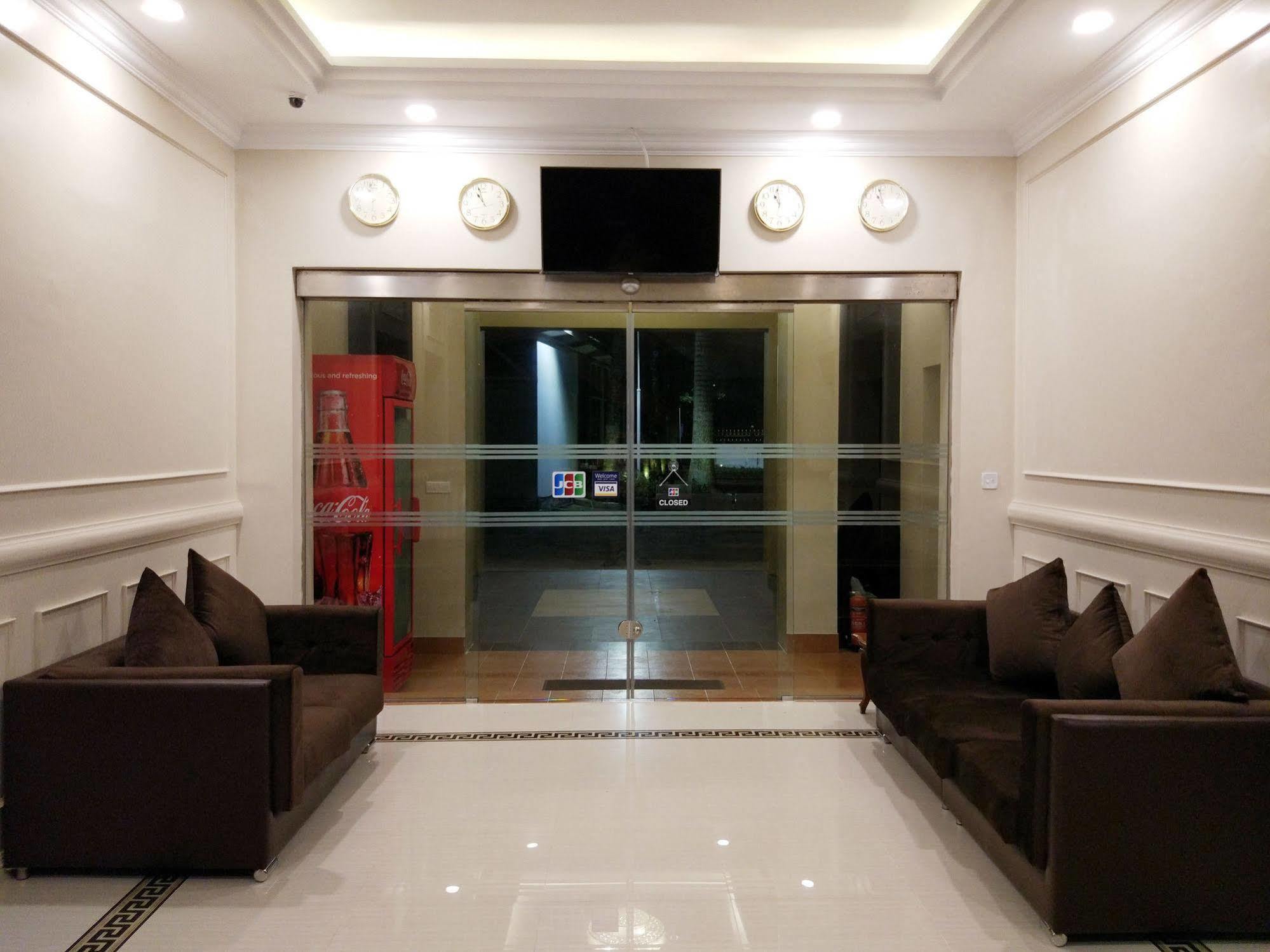 Ruby Garden Hotel Yangon Dış mekan fotoğraf